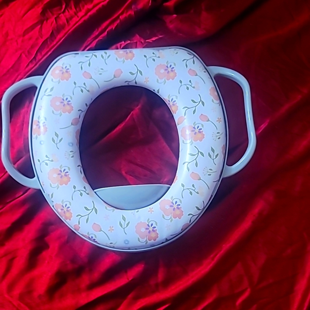 Flower potty trainer